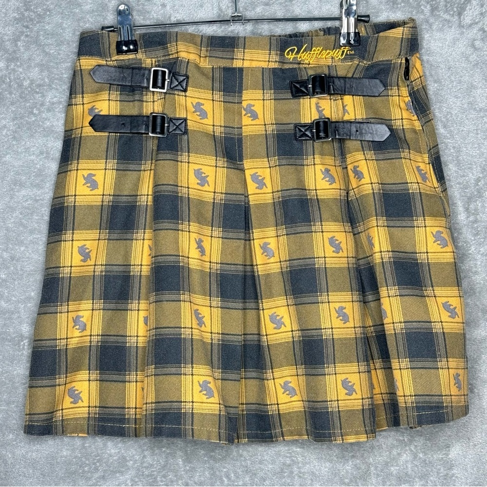 Wizarding World of Harry Potter Large Skirt Hufflepuff Yellow Plaid Pleated